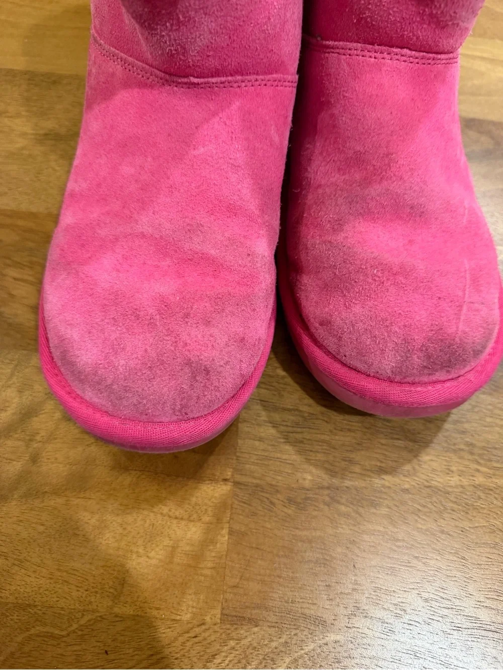 Koolaburra bright pink